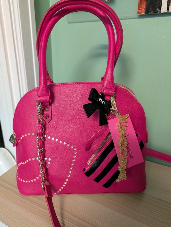 Betsey Johnson Handbags - Nwt Betsey Johnson First Kiss Satchel